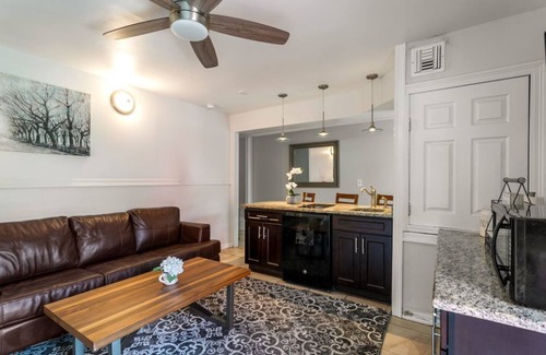 Faubourg Lafayette Condo | Modern 4BR Elegant Living - Downtown NOLA