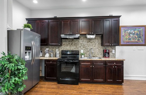 Faubourg Lafayette Condo | Modern 4BR Elegant Living - Downtown NOLA