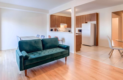 Halton Regional Municipality House | Modern 5BR Home Milton Toronto Lakeview, Pan Am Velodrome