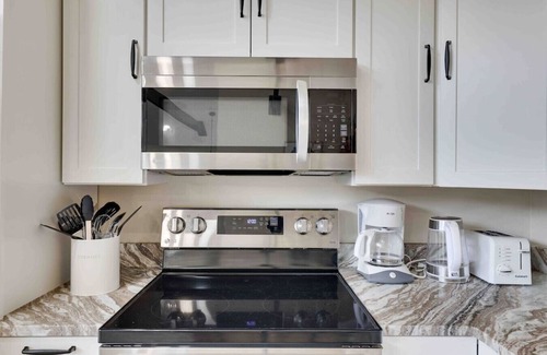 Tobyhanna House | Modern 5BR SAUNA Poconos Home Near All Attractions