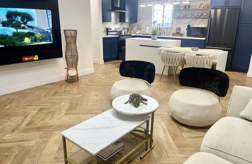 Las Vegas House | Modern 7BR Cinema & Pool & Guest House
