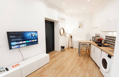 Chartrons Apartment | Modern AC Studio in the Heart of Chartrons