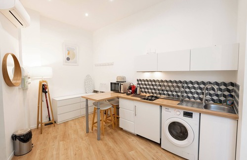 Chartrons Apartment | Modern AC Studio in the Heart of Chartrons