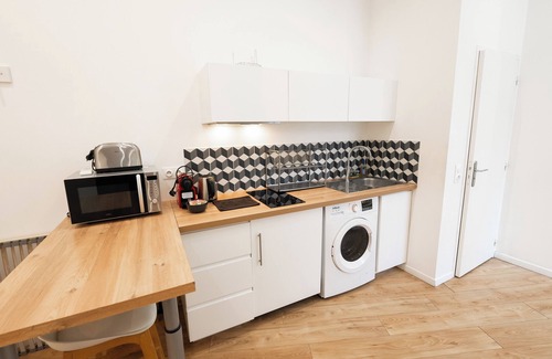 Chartrons Apartment | Modern AC Studio in the Heart of Chartrons