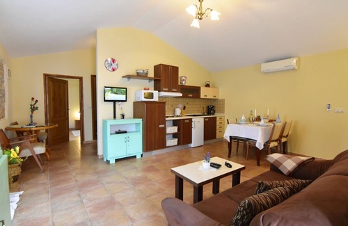 Tar-Vabriga Apartment | Modern air-conditioned apartment Tar-Poreč FIORELA2 swimming pool Wi-fi game room