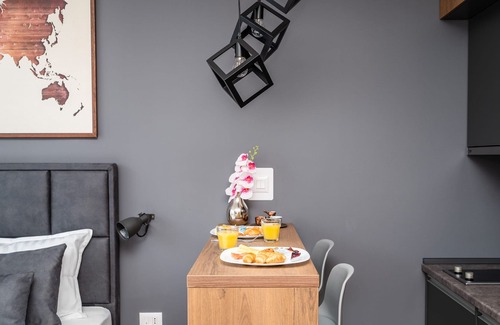 Old Town Apartment | Modern and Bright Duplex - Main Street