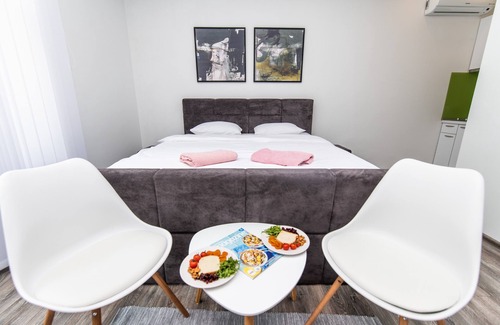 Old Town Apartment | Modern and bright Studio! HEART of the City center