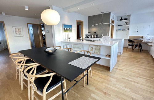 Haaleiti Apartment | Modern and centrally located 3bedr apartment in Reykjavik