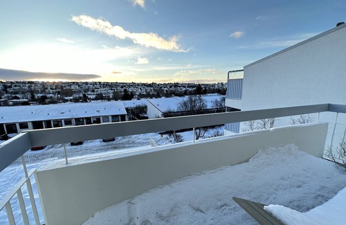 Haaleiti Apartment | Modern and centrally located 3bedr apartment in Reykjavik