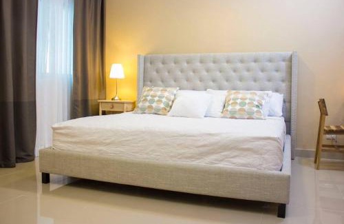 Bella Vista Apartment | Modern and centric Apartment with pool and gym at Downtown