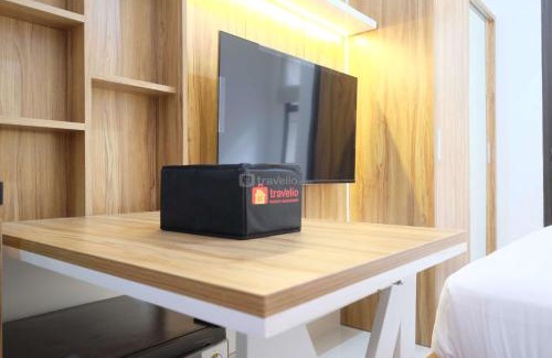 Depok Apartment | Modern and Comfy Studio at Transpark Cibubur Apartment By Travelio