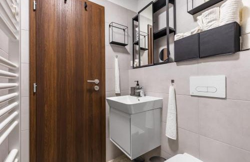 Old Town Apartment | Modern and Cozy flat with Balcony