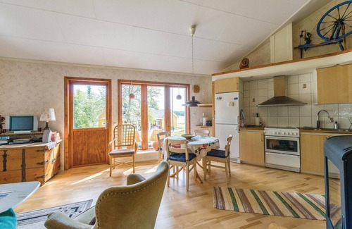 Logdea House | Modern and cozy house in a good location on Hemörssund and not far from the beach.