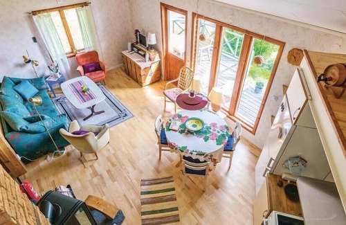 Logdea House | Modern and cozy house in a good location on Hemörssund and not far from the beach.