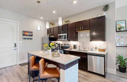 Golden Condo | Modern and Cozy ~ Near CSM, Downtown, Hiking, Denver 15 mins