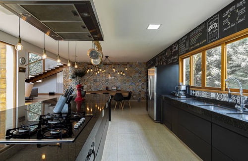 Paruru Condo | Modern and Equipped House in Gated Community