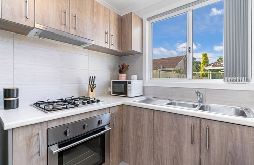Cloverdale House | Modern and self contained granny flat