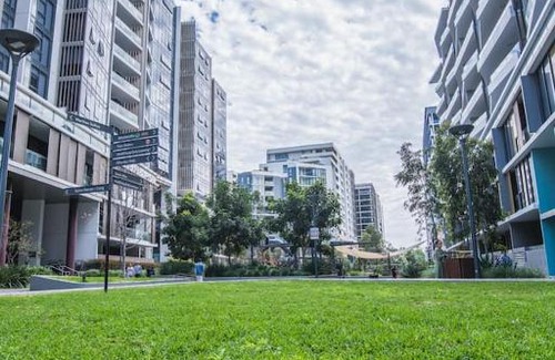 Mascot Apartment | Modern and Spacious 1bed1bath Mascot APT +parking
