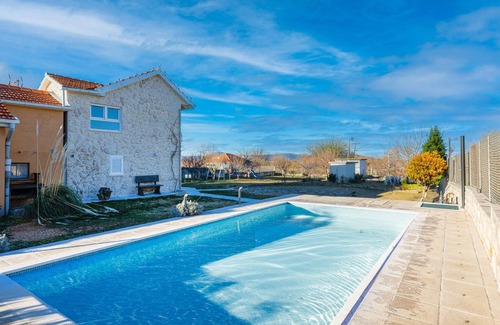 Muc House | Modern and stylish stone house with pool in the hinterland of Split.