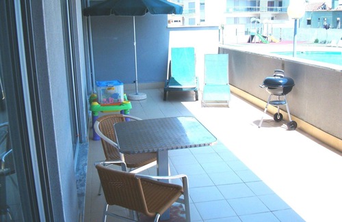 Sao Martinho do Porto Apartment | Modern apartment with pool, large private terrace, 3 minute walk to beach