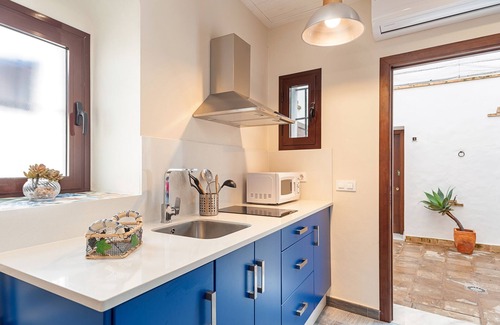 San Ambrosio Apartment | Modern Apartment in Great Location with Wi-Fi, Air-Conditioning & Terrace