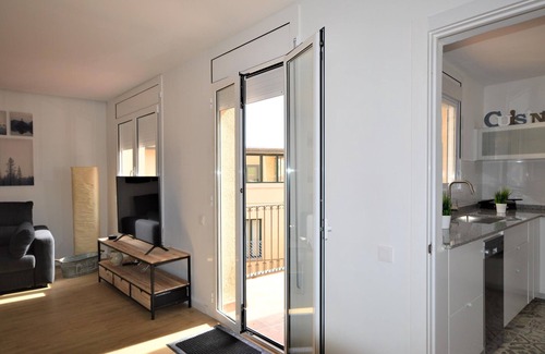 Castello d'Empuries Apartment | Modern Apartment for 4, Central Location, WiFi, A/C - Castelló d'Empúries