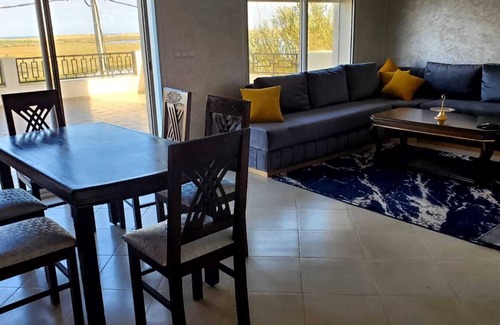 Oulad Aissa Apartment | Modern apart no2 with breathtaking views of the water