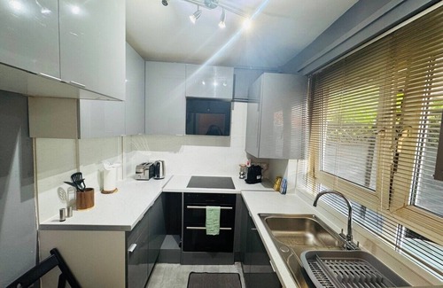 Rotherhithe Apartment | Modern Apartment near Canary Wharf