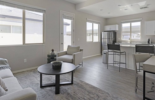 Litchfield Park Apartment | Modern Apartment in Prime Location (ID7657X12)