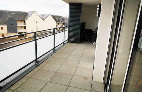 Arzon Apartment | Modern Apartment, 2 Bed, 4 Guests - Near Beach & Shops, Activities Galore!
