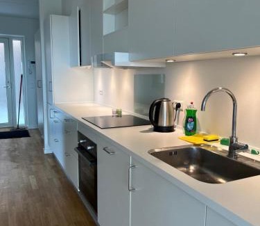 Vallensbæk Strand Apartment | Modern Apartment by Beach and Metro