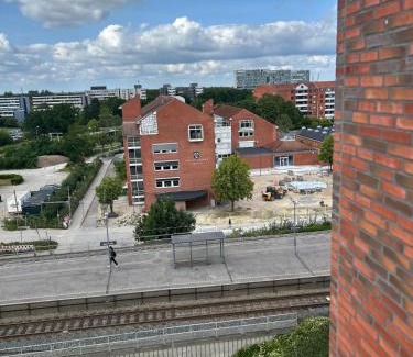 Vallensbæk Strand Apartment | Modern Apartment by Beach and Metro