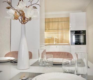 Pomorie Apartment | Modern Apartment for 4 Guests Sea View & Free Parking