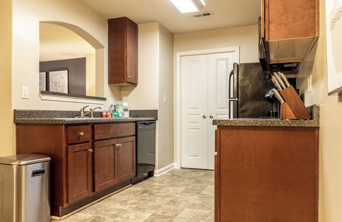 North Newport News Apartment | Modern Apartment in Prime Location (ID9647X69)