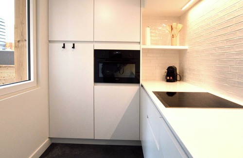Middelkerke Apartment | Modern apartment in Middelkerke with spacious patio 200m from the beach