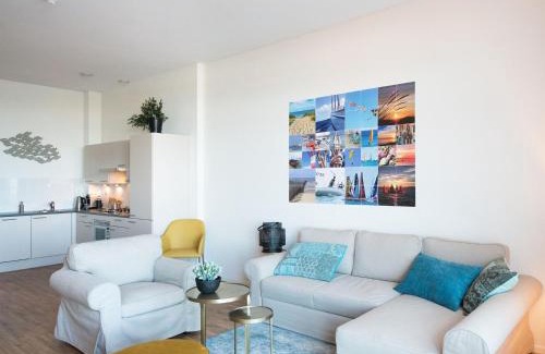 Vissershaven Apartment | Modern apartment in Den Haag with spacious terrace