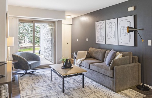 Thurston Apartment | Modern Apartment in Prime Location (ID9939X41)