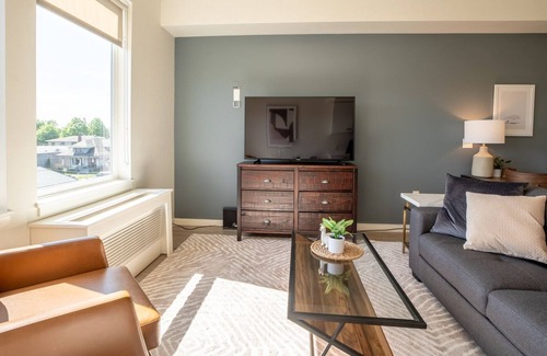 Beaverton Apartment | Modern Apartment in Prime Location (ID4744)