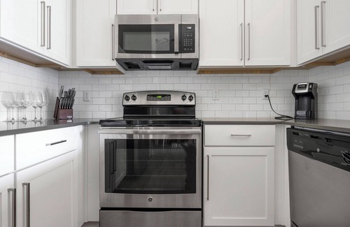 Ballantyne Apartment | Modern Apartment in Prime Location (ID1374X806)