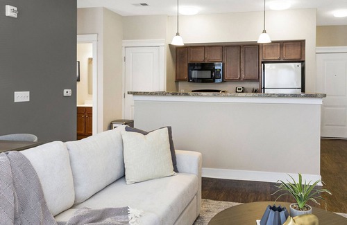 Westfield Apartment | Modern Apartment in Prime Location (ID7744X74)