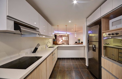 Las Lomas I Apartment | Modern Apartment in Provenza