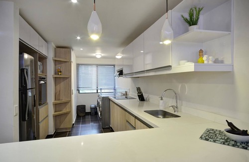Las Lomas I Apartment | Modern Apartment in Provenza