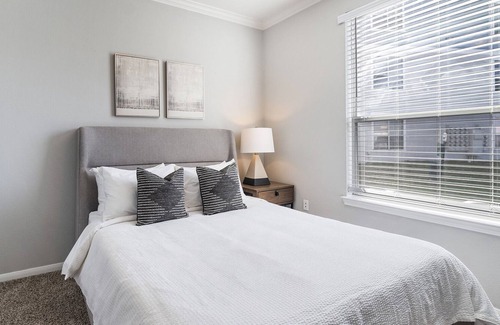 Atascocita Apartment | Modern Apartment in Prime Location (ID8343X22)