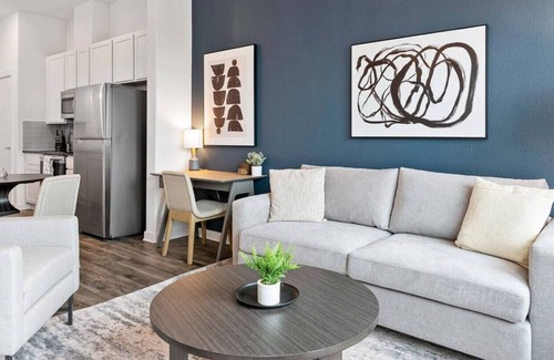 Leander Apartment | Modern Apartment in Prime Location (ID7055X63)