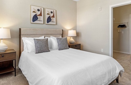 Meadow Woods Apartment | Modern Apartment in Prime Location (ID9830X56)