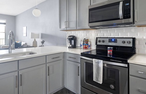 College Park Apartment | Modern Apartment in Prime Location (ID4332X66)