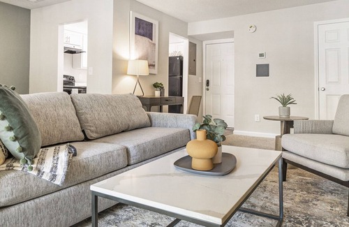 North Raleigh Apartment | Modern Apartment in Prime Location (ID9190X83)
