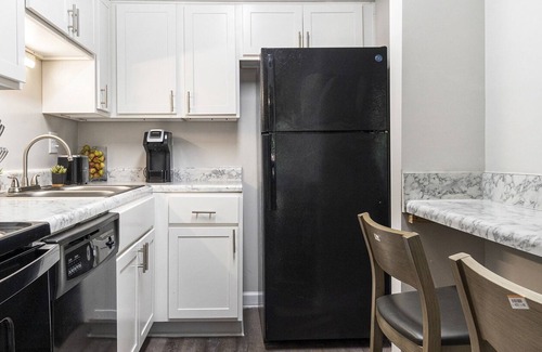 North Raleigh Apartment | Modern Apartment in Prime Location (ID9190X83)