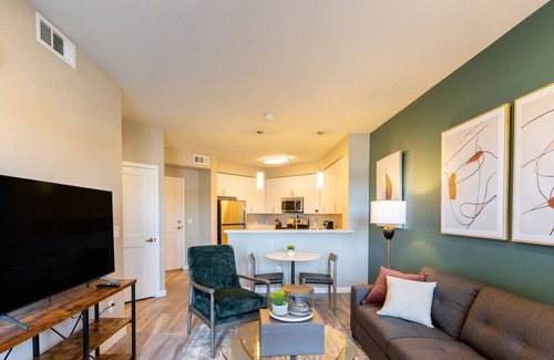 Sparks Apartment | Modern Apartment in Prime Location (ID2415X25)