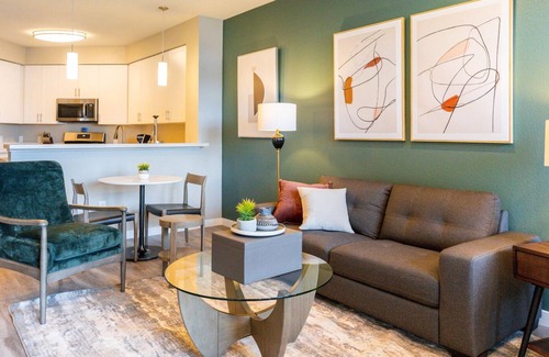 Sparks Apartment | Modern Apartment in Prime Location (ID2415X25)
